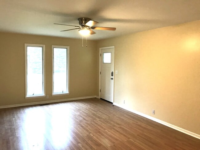 Photo - 18288 Swiss Dr