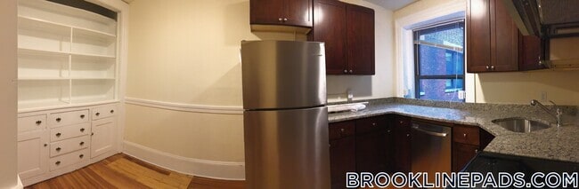 Building Photo - 1463 Beacon St Rental