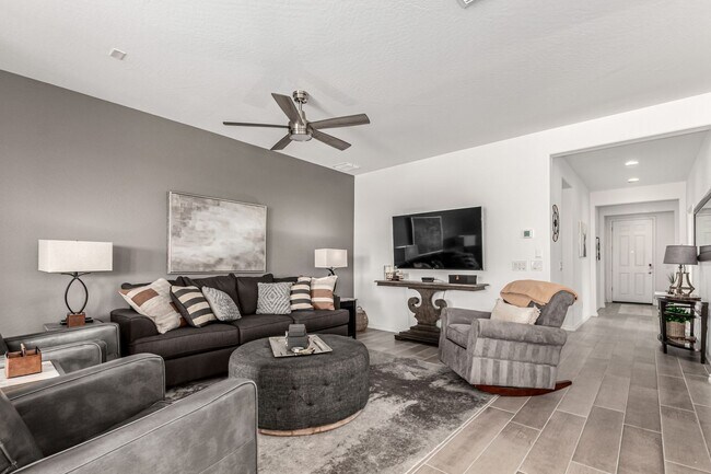 Photo - Luxury 2BR + Den Townhome in Amenity-Packed Community - Encanterra