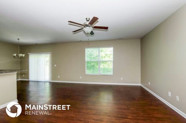 Photo - 309 Augustus Lane