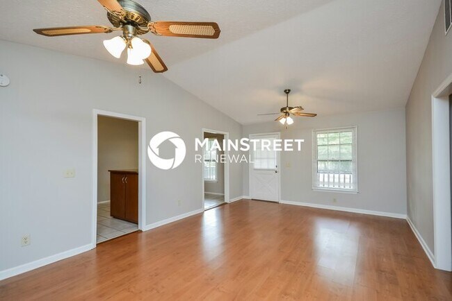 Photo - 3 Bedroom Pet-Friendly Home in Snellville, GA with Main Street Renewal