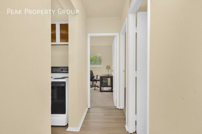 Photo - 2971 Deckebach Ave Unidad 20