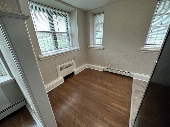 Photo - Greenside Manor