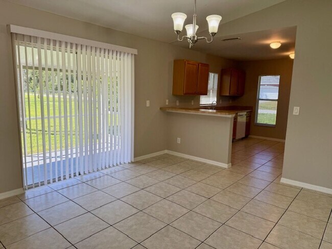 Photo - 18-Month Lease at $1,425 / 12-Month Lease ...