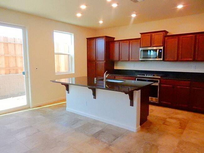 Photo - 1624 Lion St