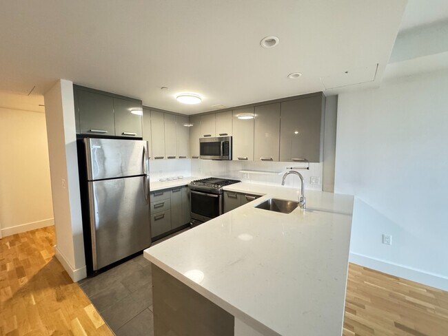 Building Photo - 310 Clarkson Ave Unit 302 Rental