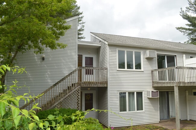 Exterior - 85 Old Town Rd Unit Vernon Condo Rental