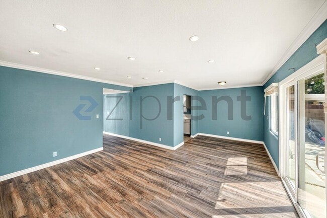 Photo - 45463 Foxton Ave