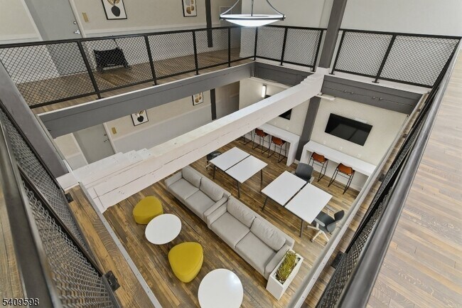 Photo - 160 Lafayette St Unit 105