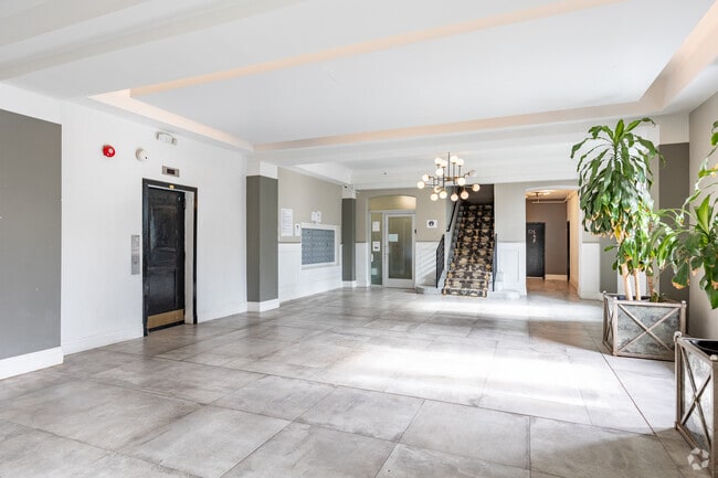 Modern & Cozy Studios in Koreatown