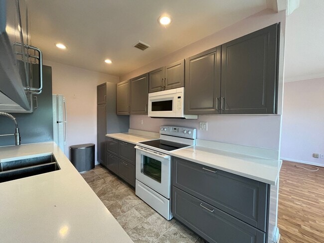 Photo - Encino 2+2 w/pool + spa, parking + extra storage!