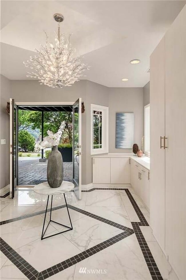 Photo - Luxury 4BD/3.5BA Magnolia Home with Panoramic City Views