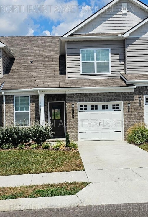 Building Photo - This well-maintained 3-bedroom, 3-bath hom... Rental