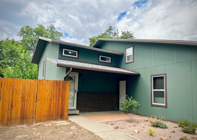 Building Photo - 1201 Centaur Cir