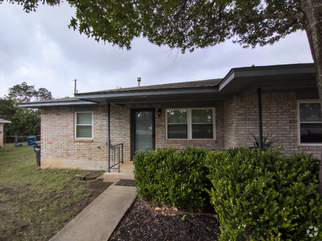 Building Photo - 327 Briarwood Dr Rental