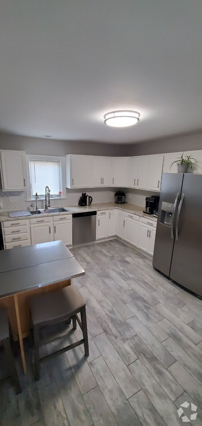 Building Photo - 18 King St Unit 1st fl Rental
