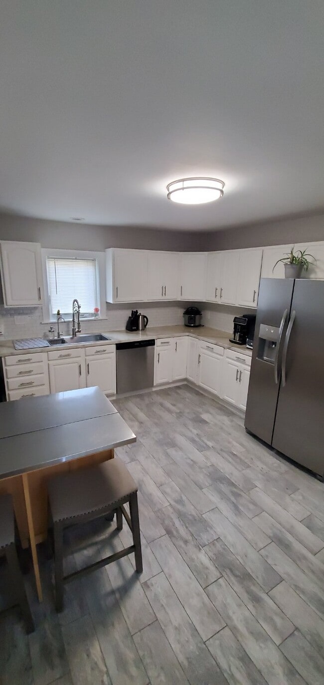 Building Photo - 18 King St Unit 1st fl Rental
