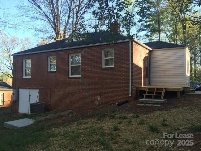 Photo - 381 Euclid Ave