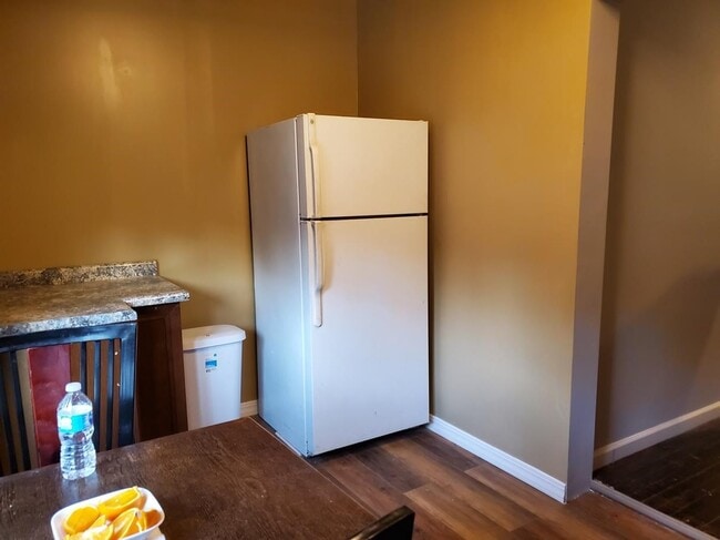 Photo - 930 Emerald St Unidad 2B