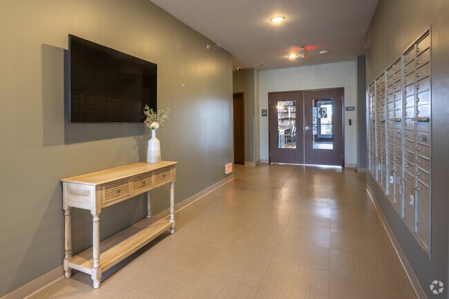 Lobby - Union Court Apartments