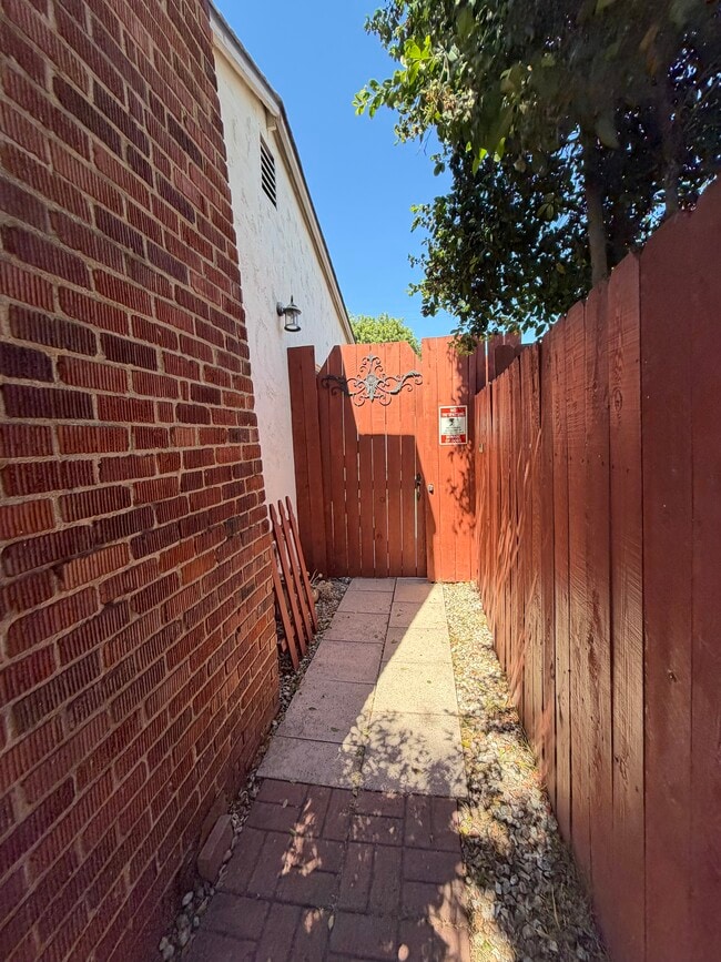 5025 College Ave Unidad College Ave Apartment