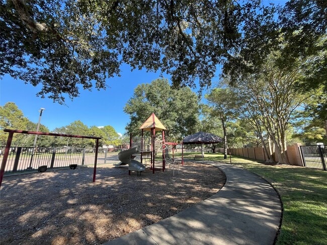 Photo - 2903 Surrey Trail Ln