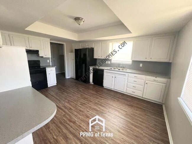 Photo - 10904 N Linn Ave