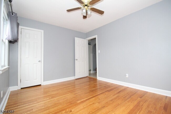 Photo - 629 Ashwood Ave