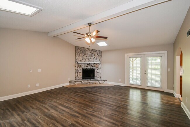Photo - 6020 Pine Ave