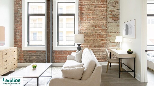 Photo - 425 20th St S Unit 208.579042