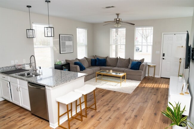 Photo - 716 Ironwood Ln