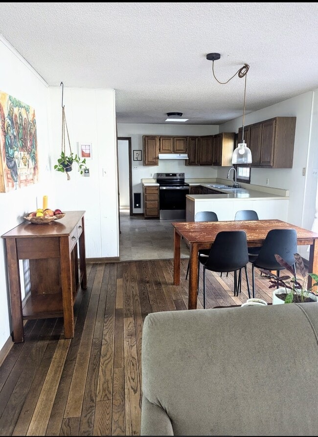 Photo - 340 Genesis Cir