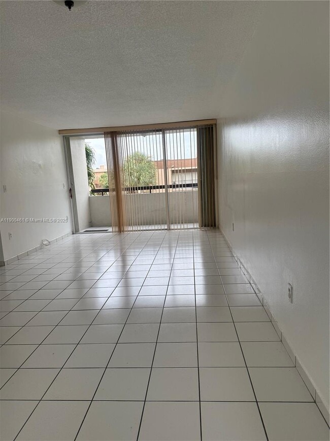 Photo - 802 NW 87th Ave Unidad 319