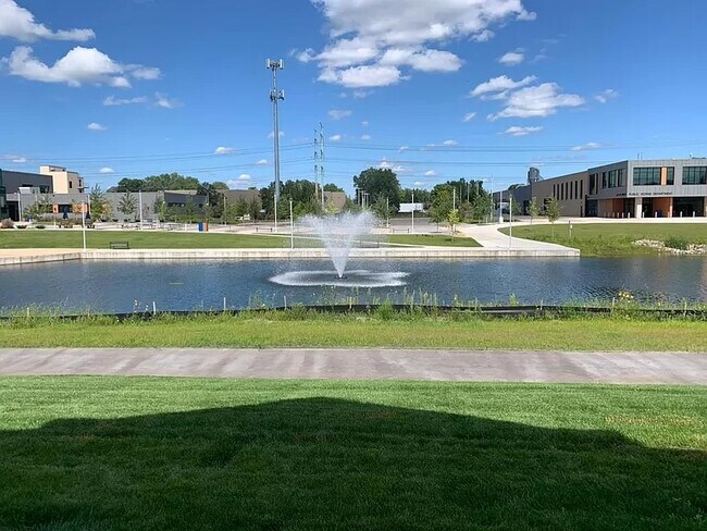 Photo - 500 Locke Pointe Dr NE