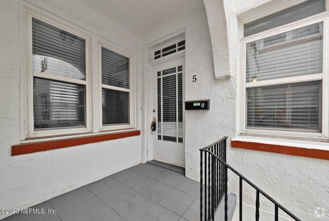 Building Photo - 1009 Stockton St Rental