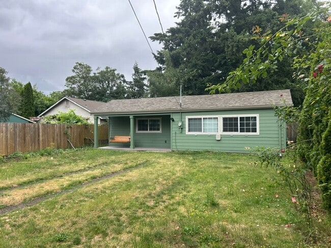 Photo - SE Portland: Charming 1-bedroom, 1-bath cottage near Woodstock Blvd