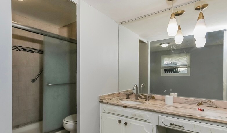 Photo - 1543 W 79th St