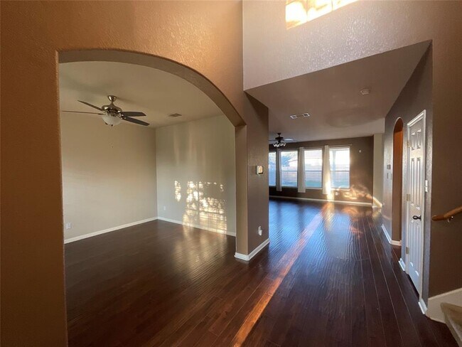 Photo - 4427 Meadowside Ln
