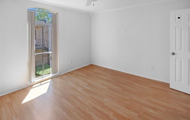 Photo - 4631 Wild Indigo St Unit 574