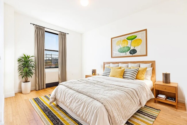 Photo - 150 Clermont Ave Unidad 14H