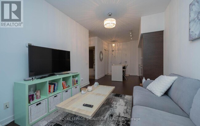 Photo - 1030 King St W Unit 456
