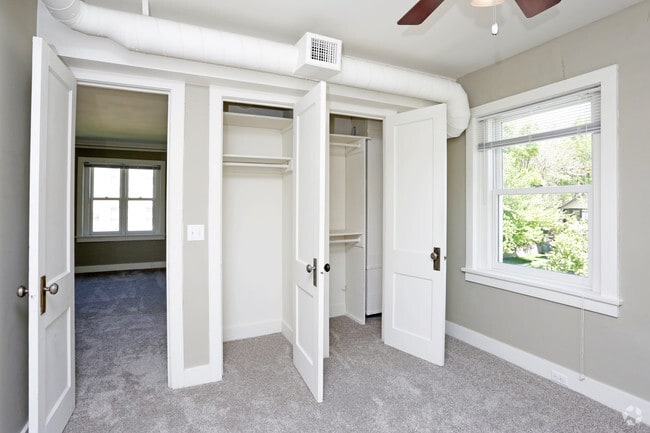 1BR, 1BA - 675 SF - Bedroom - The Austin at Midtown