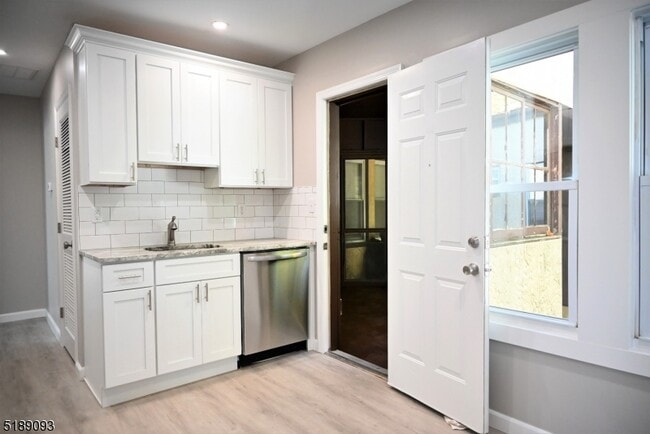 Photo - 37 Bloomfield Ave