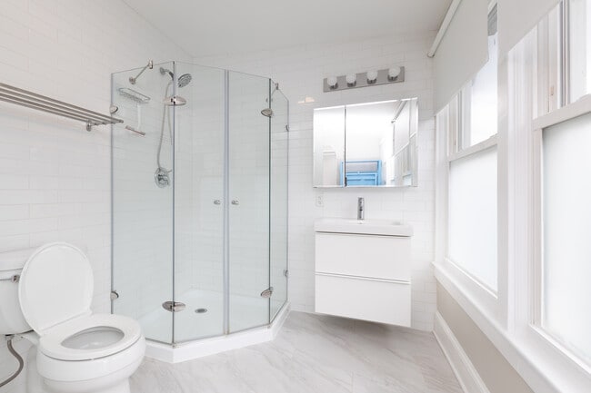 Photo - 1234 Owen Pl NE