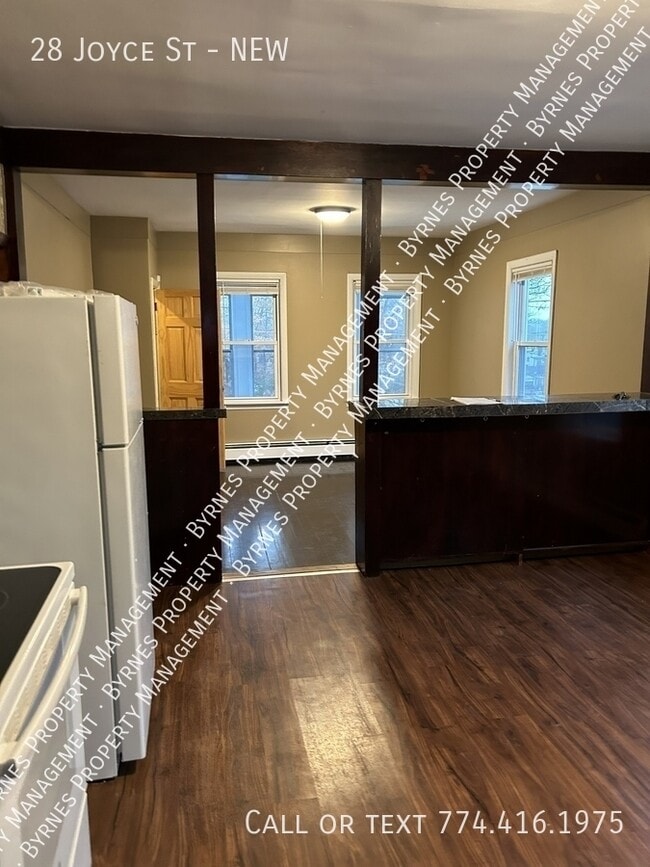 Building Photo - 28 Joyce St Unit NEW