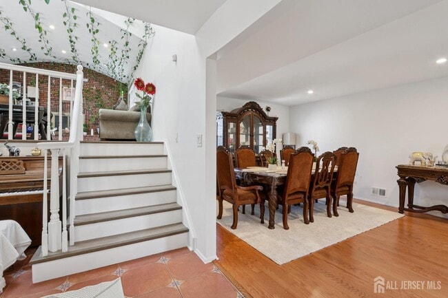 Photo - 12 Mackenzie Ln