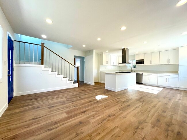 Photo - 4237 W 170th St House