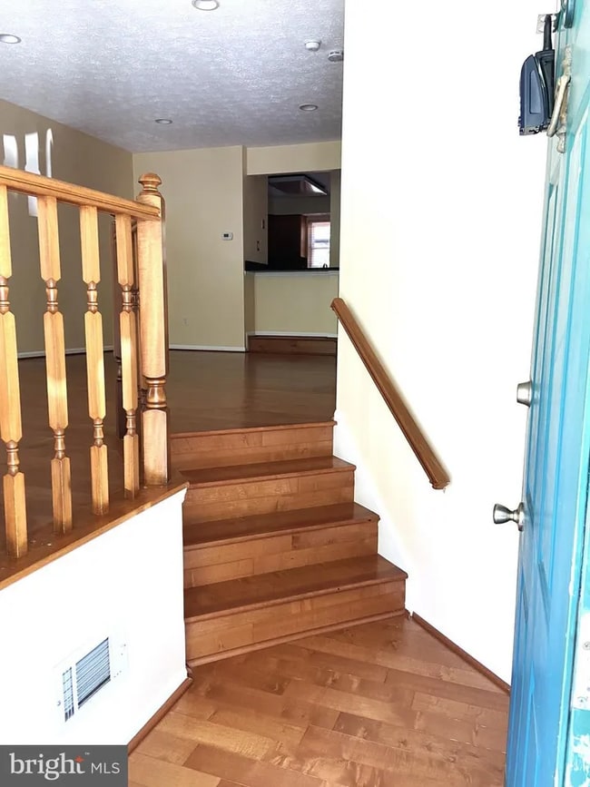 Photo - 27 Beacon Hill Way