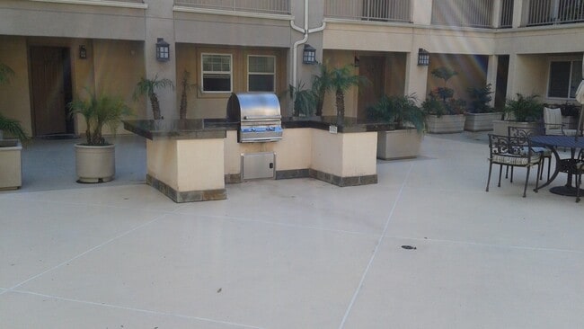 Building Photo - 1435 Lomita Blvd Unit 105