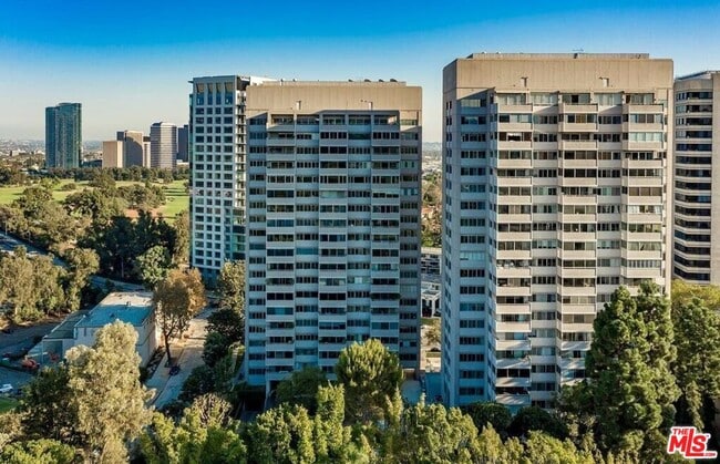 Building Photo - 865 Comstock Ave Unit 8C Rental